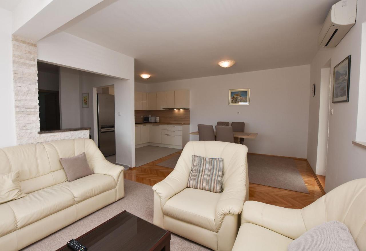 פרימוסטן Apartments Danica מראה חיצוני תמונה