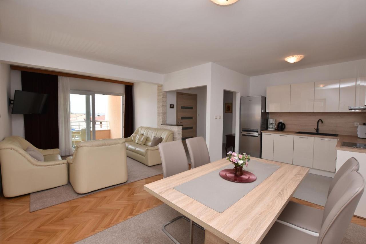 פרימוסטן Apartments Danica מראה חיצוני תמונה