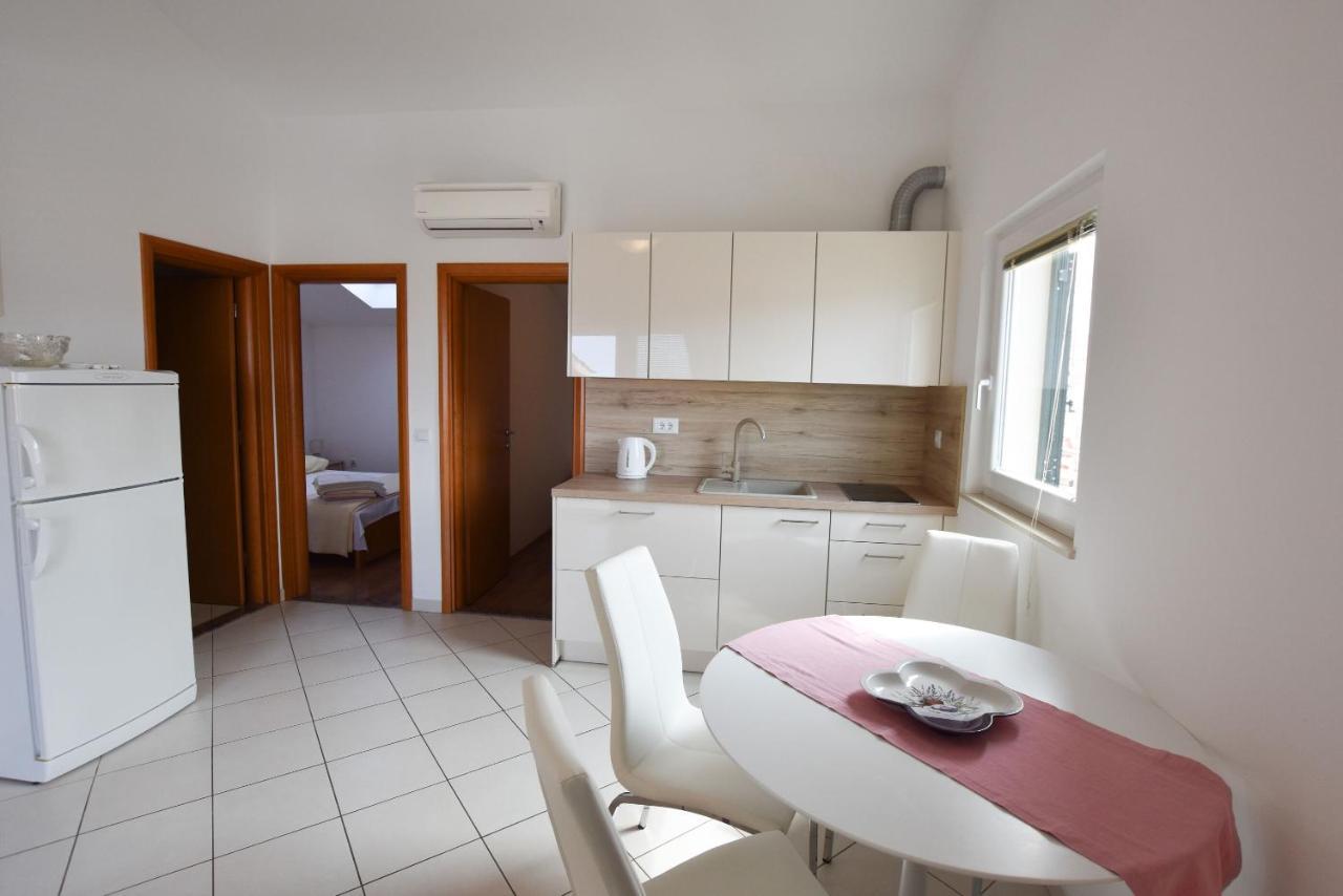 פרימוסטן Apartments Danica מראה חיצוני תמונה