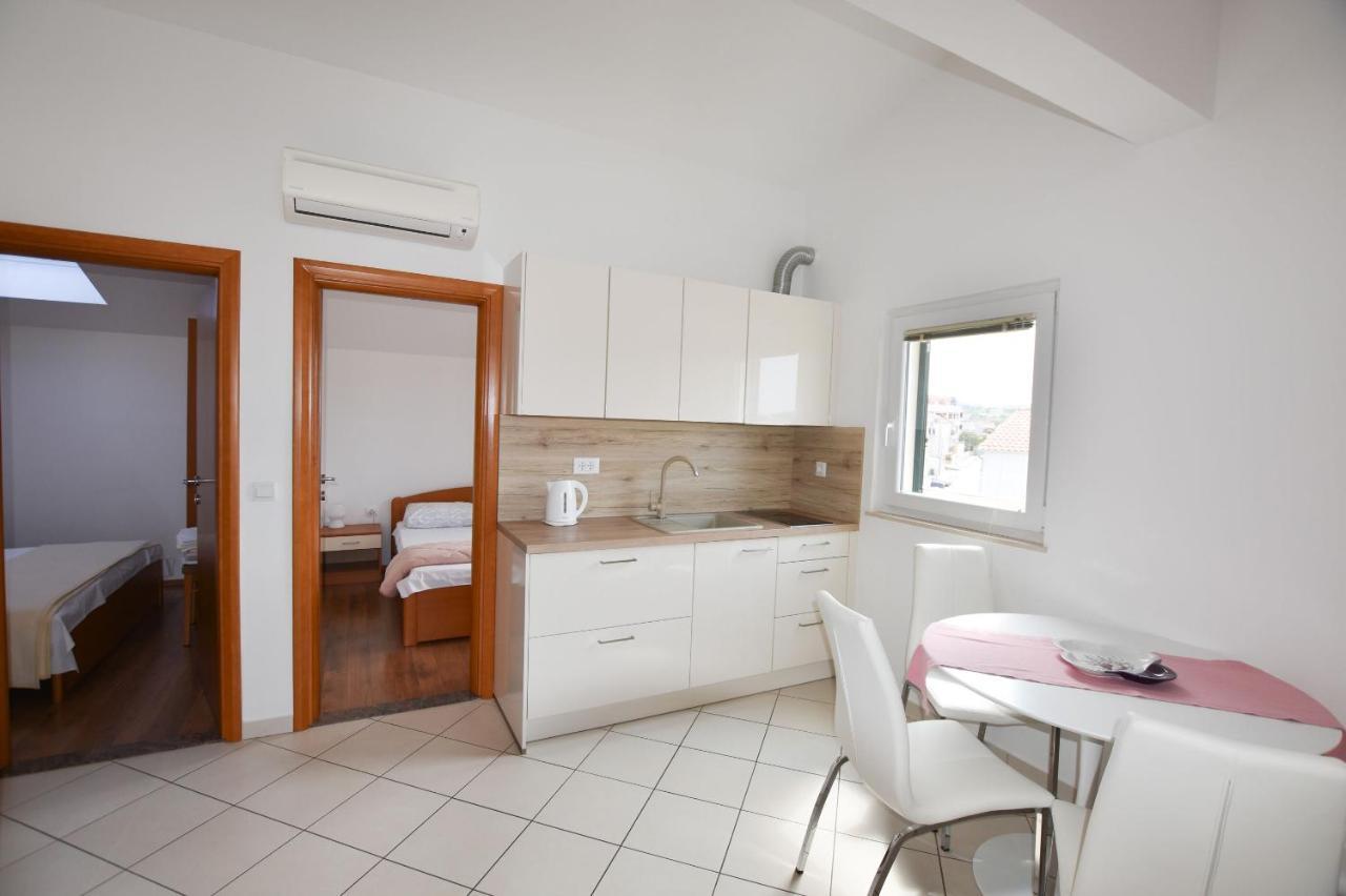 פרימוסטן Apartments Danica מראה חיצוני תמונה