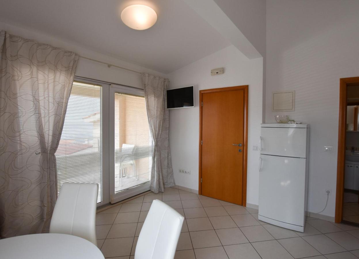 פרימוסטן Apartments Danica מראה חיצוני תמונה