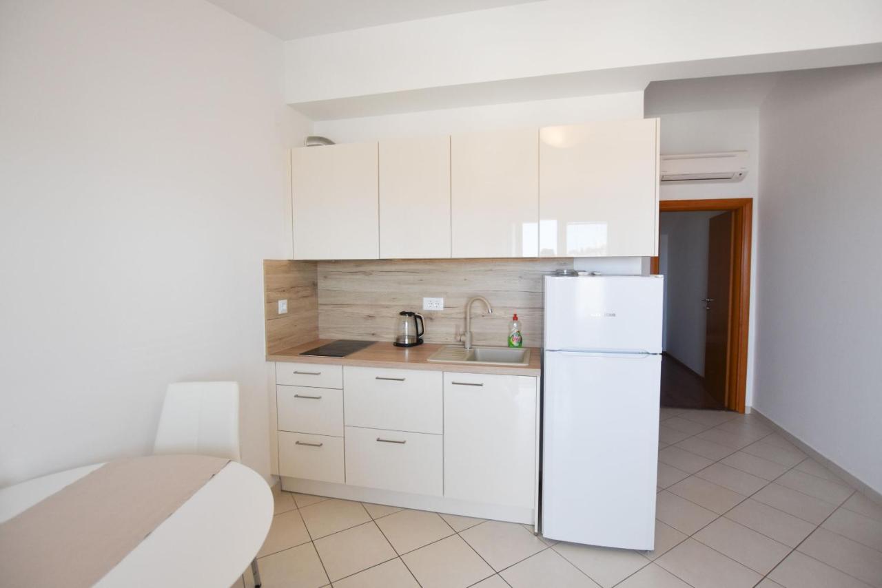 פרימוסטן Apartments Danica מראה חיצוני תמונה