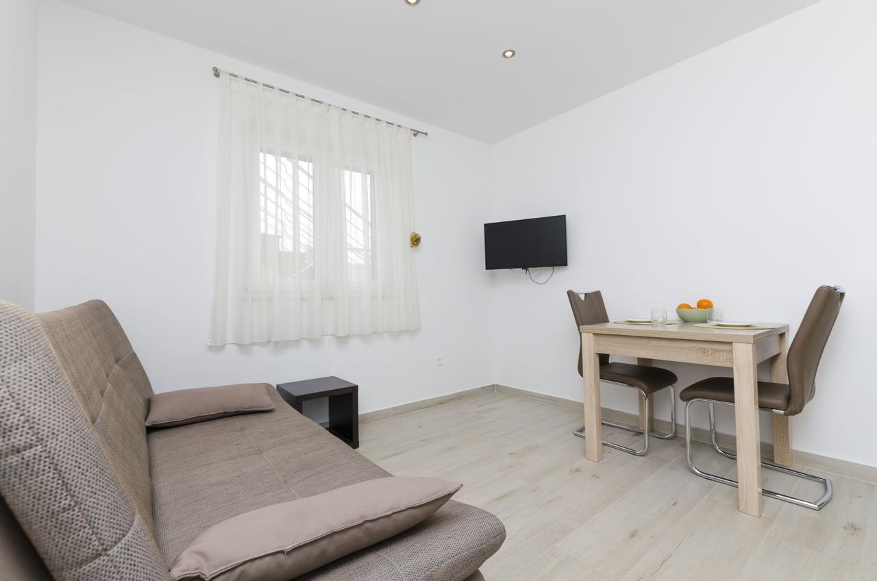 פרימוסטן Apartments Danica מראה חיצוני תמונה