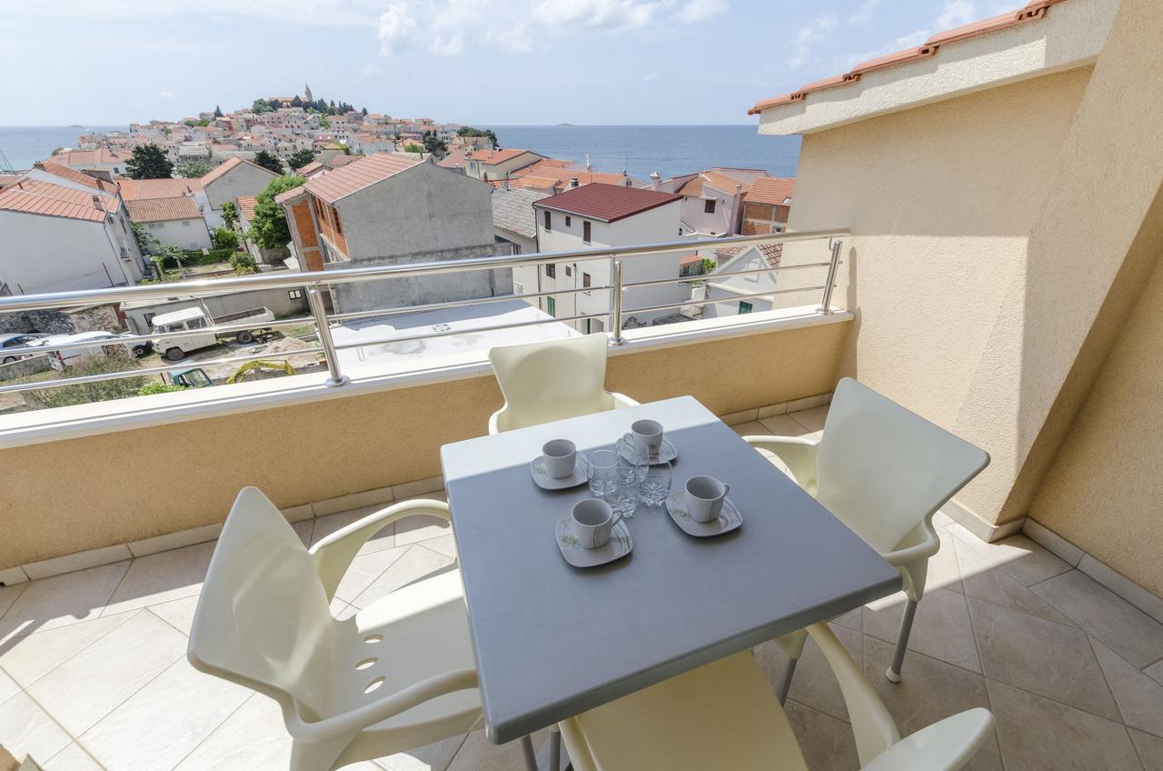 פרימוסטן Apartments Danica מראה חיצוני תמונה