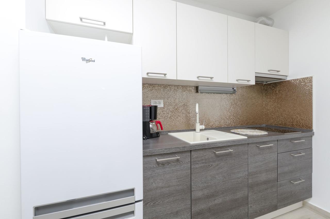 פרימוסטן Apartments Danica מראה חיצוני תמונה
