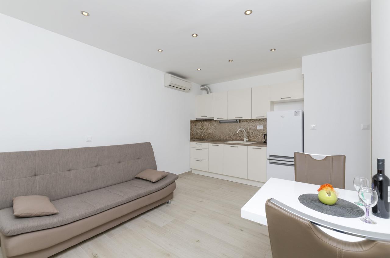 פרימוסטן Apartments Danica מראה חיצוני תמונה