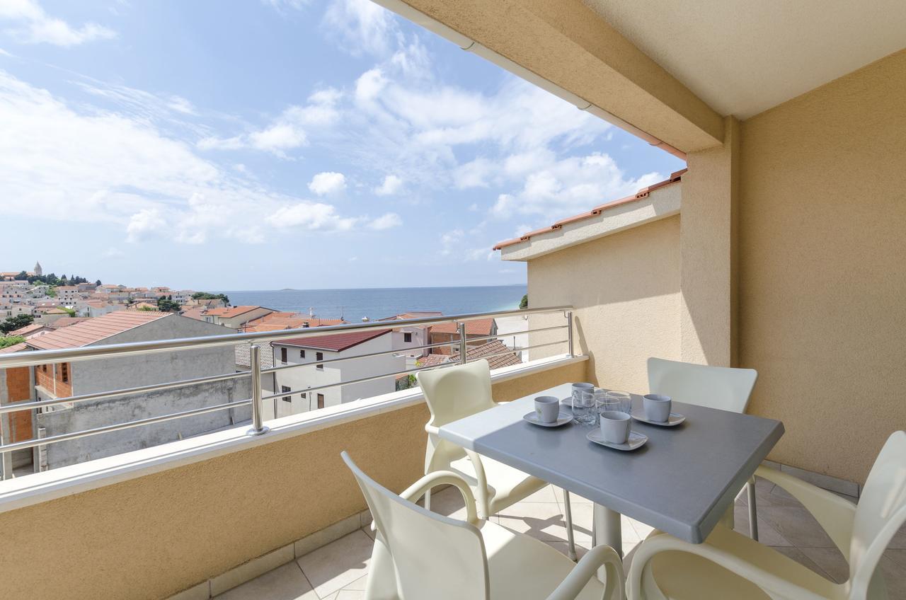 פרימוסטן Apartments Danica מראה חיצוני תמונה