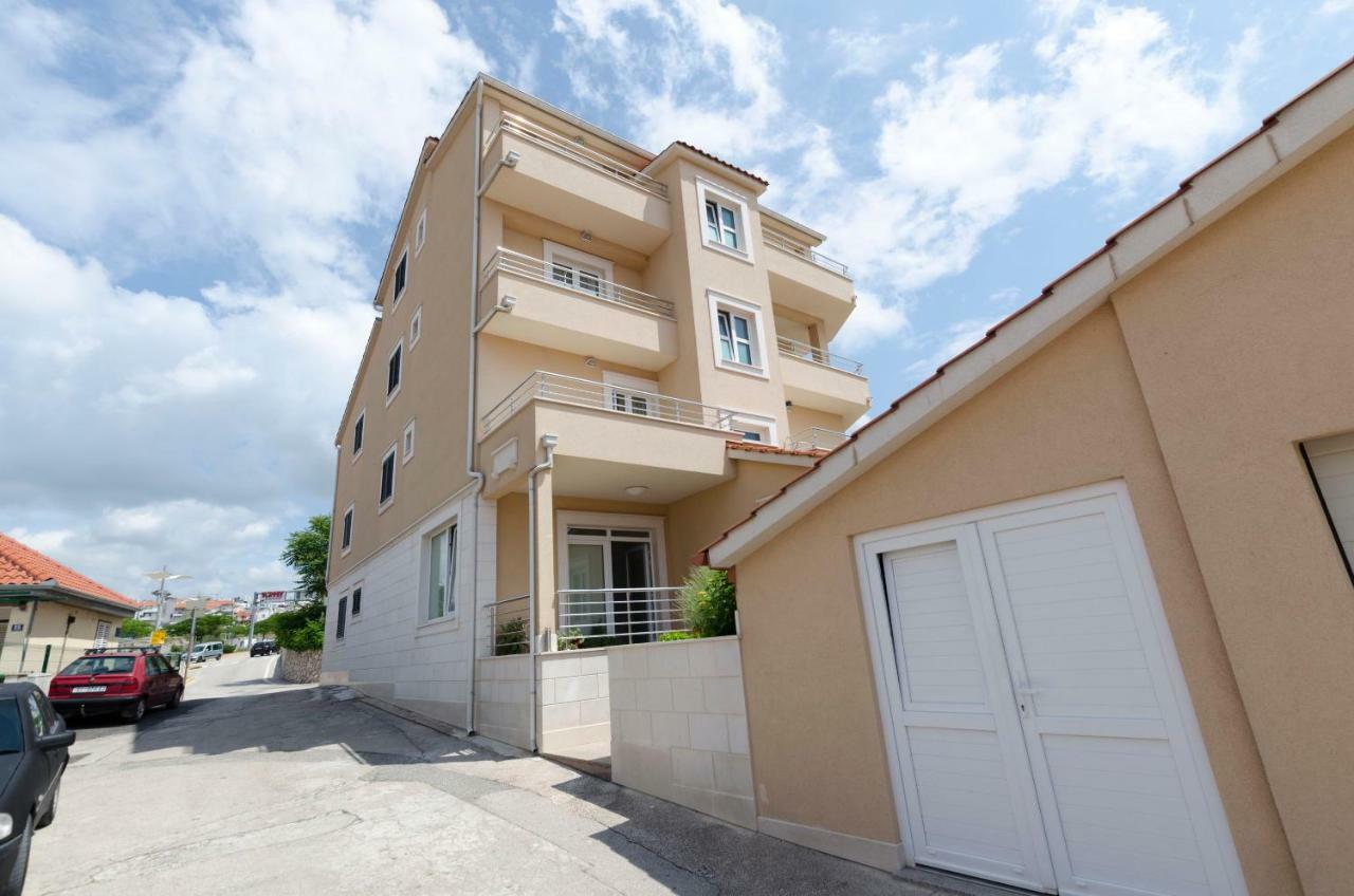 פרימוסטן Apartments Danica מראה חיצוני תמונה